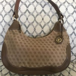 Dooney & Bourke Logo shoulder bag